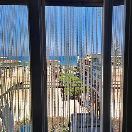 A Due Passi Dalla Sabbia Fine Cefalù