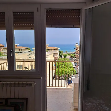 Апартаменты A Due Passi Dalla Sabbia Fine Чефалу